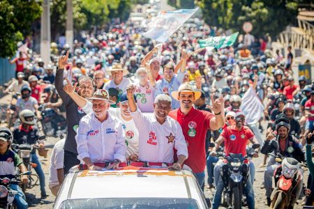Jerônimo percorre a Bacia do Paramirim e destaca parceria com Lula