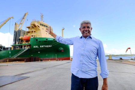 Jerônimo promete plano para ampliar a indústria no interior da Bahia