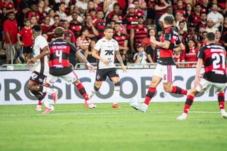 Jair Ventura admite dificuldade do Vitória fora de casa: “Temos que ser cobrados”