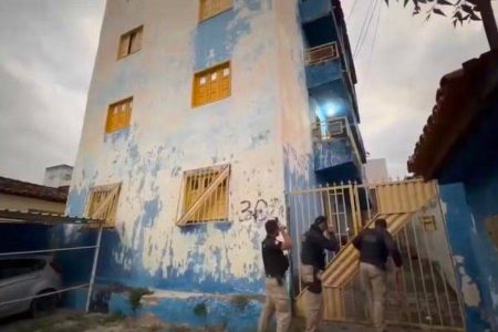 Operação contra tráfico de drogas prende três pessoas em Jequié