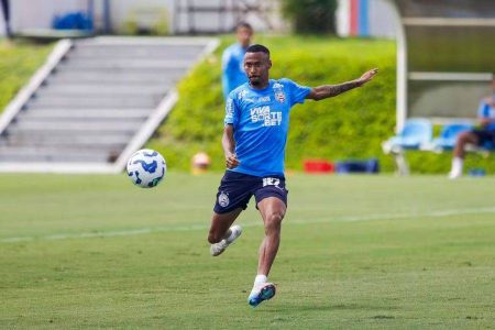 Bahia inicia preparação para enfrentar o Inter com retorno parcial de Ademir
