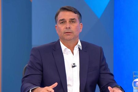 Flávio Bolsonaro revela quem será seu ministro da Saúde se vencer a eleição