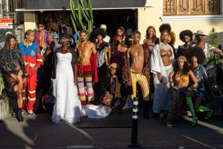 Poppy Bazaar leva moda sustentável às ruas de Salvador com desfile gratuito
