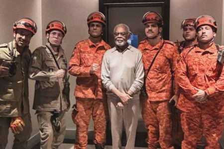Gilberto Gil fica preso em elevador e é resgatado por bombeiros no Rio de Janeiro