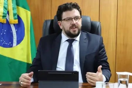Ex-chefe de gabinete de Lula confirma recebimento de dinheiro de empresária ligada ao ‘Careca do INSS’
