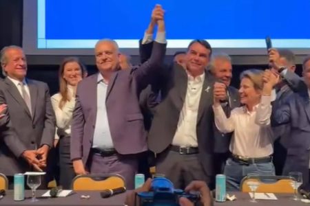 Flávio Bolsonaro anuncia Alfredo Gaspar como vice na chapa do PL à Presidência