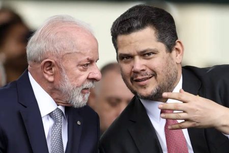 Lula e Alcolumbre deixam discussão sobre fim da escala 6×1 para depois das eleições