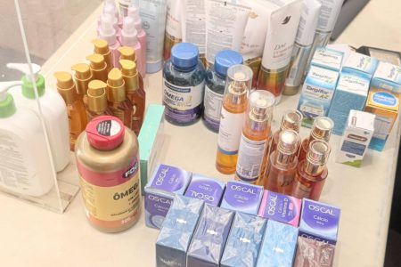 Dupla é presa suspeita de furtar mais de 70 produtos de farmácia em Candeias