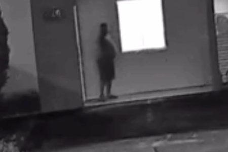 Moradora é vítima de importunação sexual dentro de condomínio em Feira de Santana
