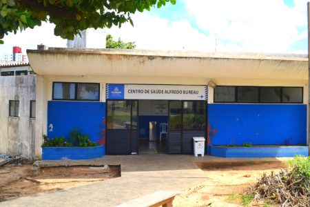 Família cobra regulação para paciente internada na sala vermelha da UPA do Marback: “Precisamos de uma UTI”