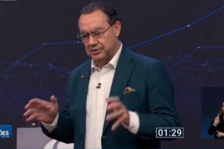 Augusto Cury diz que Brasil está “dramaticamente doente” e defende ajustes no Bolsa Família