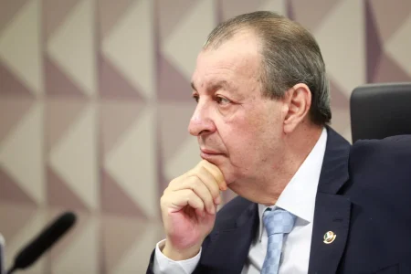 Relator no Senado deve manter texto sobre fim da escala 6×1 aprovado pela Câmara