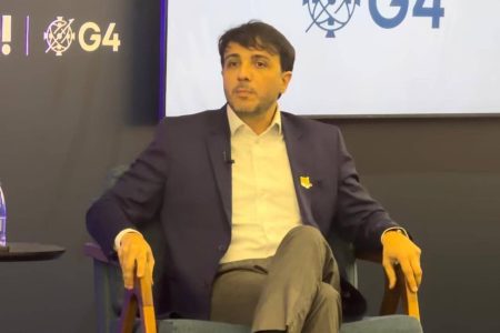 Renan Santos defende fusão de municípios e redução de poderes do STF