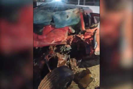 Motorista morre após carro bater de frente com caminhão na BA-160, em Ibotirama