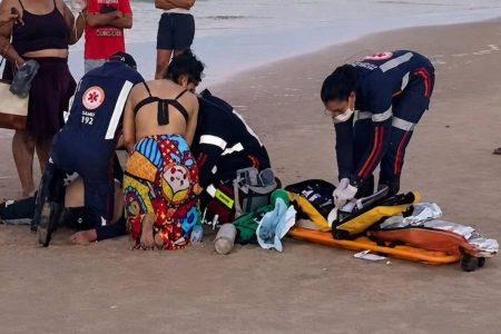 Pai morre após entrar no mar para salvar filho de possível afogamento em Ilhéus