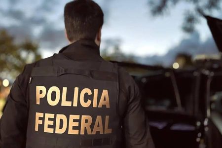 PF apreende cerca de 100 kg de maconha escondidos em caminhão na BR-101