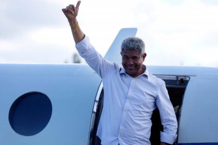 Governo da Bahia gasta mais com transporte aéreo do que com políticas para mulheres