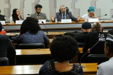 Candidaturas negras chegam a 49,8% nas Eleições 2026, aponta levantamento