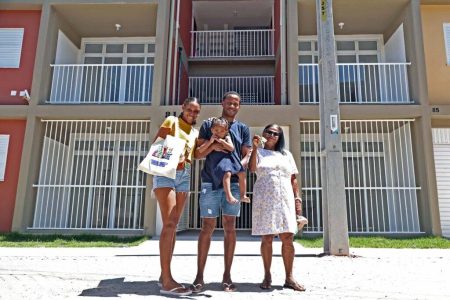 Prefeitura entrega novas moradias para famílias do Subúrbio Ferroviário de Salvador