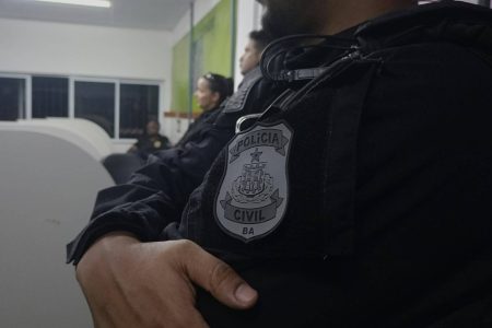 Polícia Civil faz operação contra grupo que vendia drogas por delivery em Feira de Santana