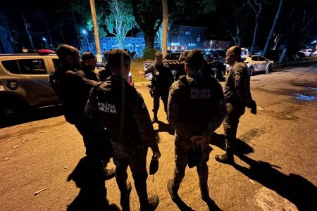Operação contra tráfico de armas cumpre mandados em três cidades da Bahia