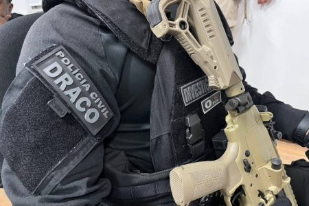 Operação Mercador mira esquema de venda ilegal de armas com registros falsos de CAC