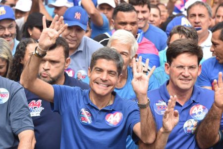 ACM Neto promete ampliar acesso à água na Bahia: “A gente precisa ajudar quem é mais pobre”