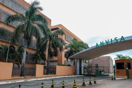 Anvisa aprova medicamento contra esquistossomose para crianças de até 6 anos