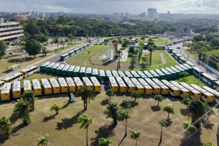 Prefeitura de Salvador inicia entrega de 700 novos ônibus com ar-condicionado