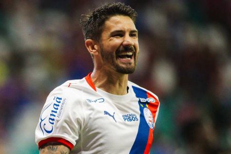Everaldo, do Bahia, é denunciado pelo STJD e pode pegar até três jogos