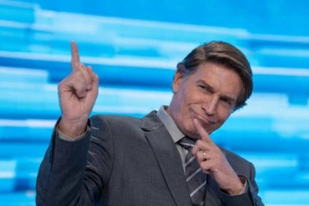 ‘Dark Horse’: filme sobre Bolsonaro gasta R$ 700 mil com hospedagem de ator e R$ 10 mil em peruca