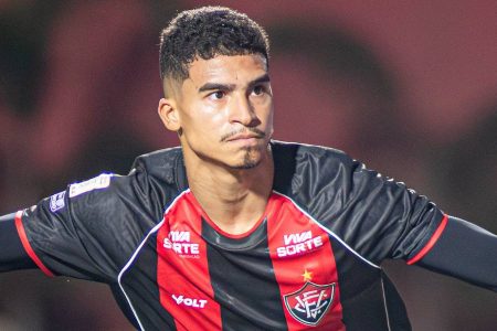 Vitória cede empate ao Mirassol e segue sem vencer fora de casa no Brasileirão
