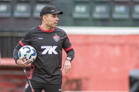 Jair Ventura decide permanecer no Vitória após interesse do Internacional; empresário confirma