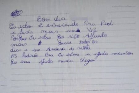 Mulher é resgatada de cárcere privado após enviar pedidos de socorro pela escola do filho na Bahia