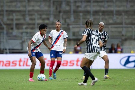 Corinthians denuncia supostos atos de homofobia contra jogadoras após jogo com Bahia