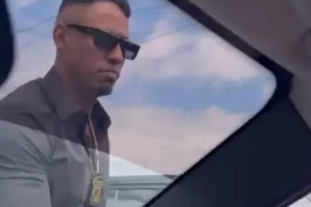 Entregador baleado durante discussão de trânsito volta ao HGE após infecção na perna