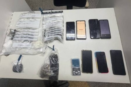 PM apreende drogas, munições e celulares após confronto com grupo armado em Salvador