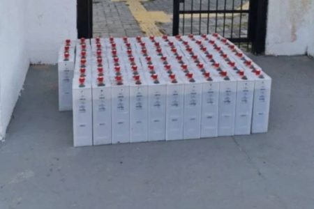 69 baterias furtadas de subestação da Coelba são encontradas em galpão em Feira de Santana