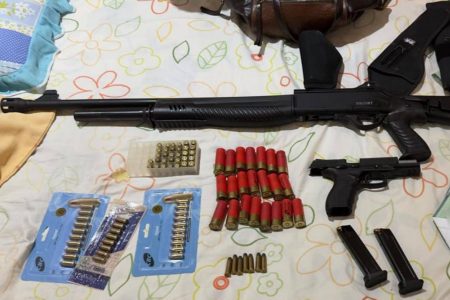 Operação apreende motos, armas e munições de grupo que clonava veículos em Santo Amaro