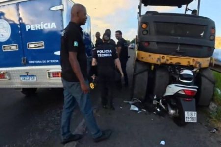 Motociclista morre em acidente na BR-324; celular e pertences são furtados após colisão