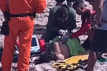 Turista é resgatada por surfista após se afogar na Praia de Ondina