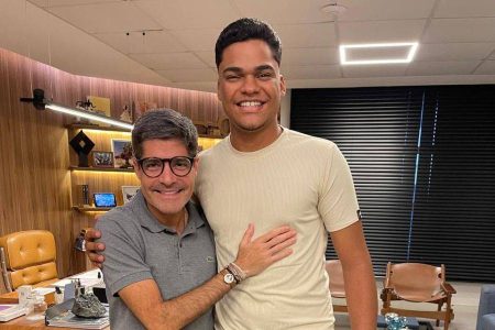 ACM Neto reforça apoio e prevê vitória de Sandro Filho: “vai se eleger”