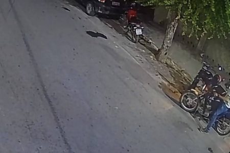 Vídeo registra furto de capacete em Laje