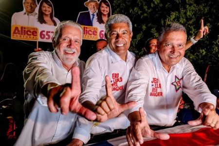 Jerônimo provoca constrangimento a Wagner ao citar investigações do Banco Master