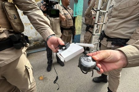 Operação da PM retira 49 câmeras clandestinas em Salvador
