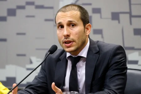 Veja quem assume o comando da PF após afastamento de Andrei Rodrigues