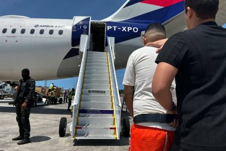 Cinco líderes de facções da Bahia são transferidos para presídios federais de segurança máxima