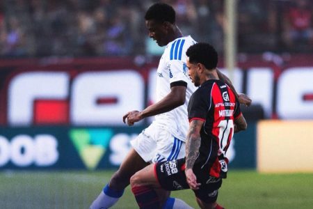 Cruzeiro vira no Barradão e derrota o Vitória por 3 a 1