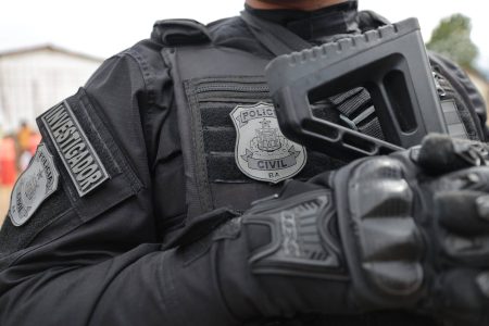 Homem suspeito de tentar matar ex-companheira a golpes de facão na Bahia é preso em São Paulo