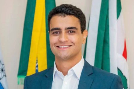 JHC derrota Renan Filho e é eleito governador de Alagoas